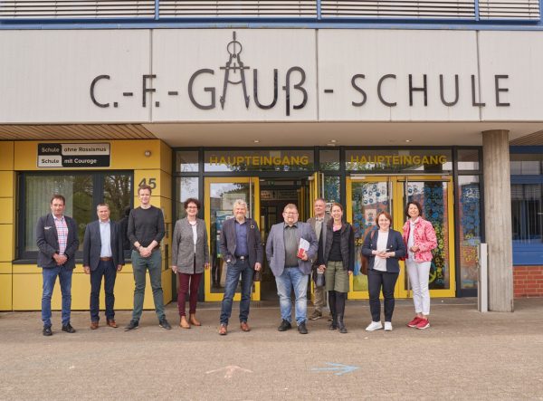 Die Delegation aus der SPD-Landtagsfraktion mit ihren Gastegebern.