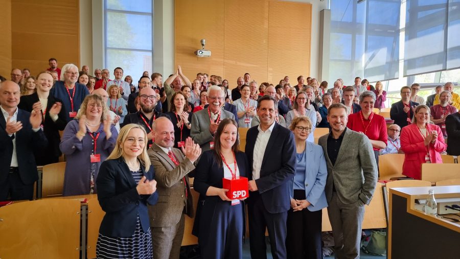 Bezirksparteitag 2025 Dörte Liebetruth, Kai Koeser, Corinna Lange, Olaf Lies, Daniela Behrens und Sebastian Zinke